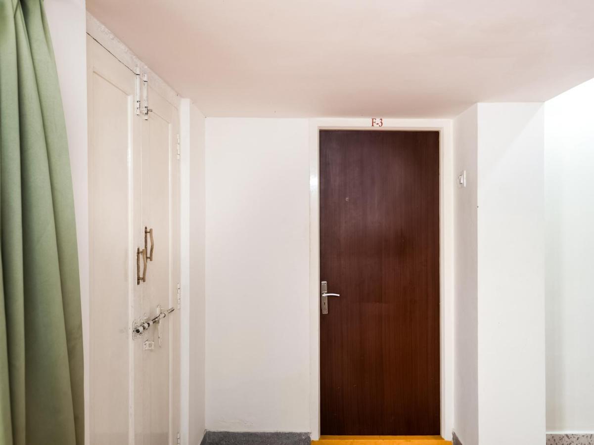 Oyo 76129 Rk Inn Guntūr Exterior foto